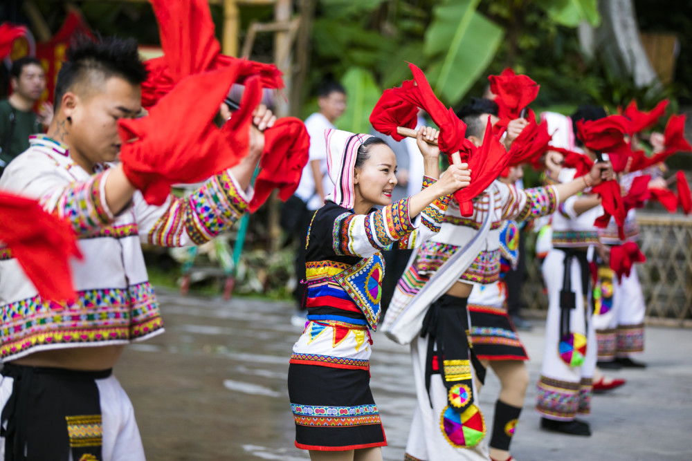 云南少数民族传统文化保护,四川和云南哪个少数民族多