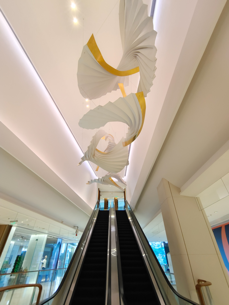 iqoo8燃色配色带壳,iqoo8燃变色