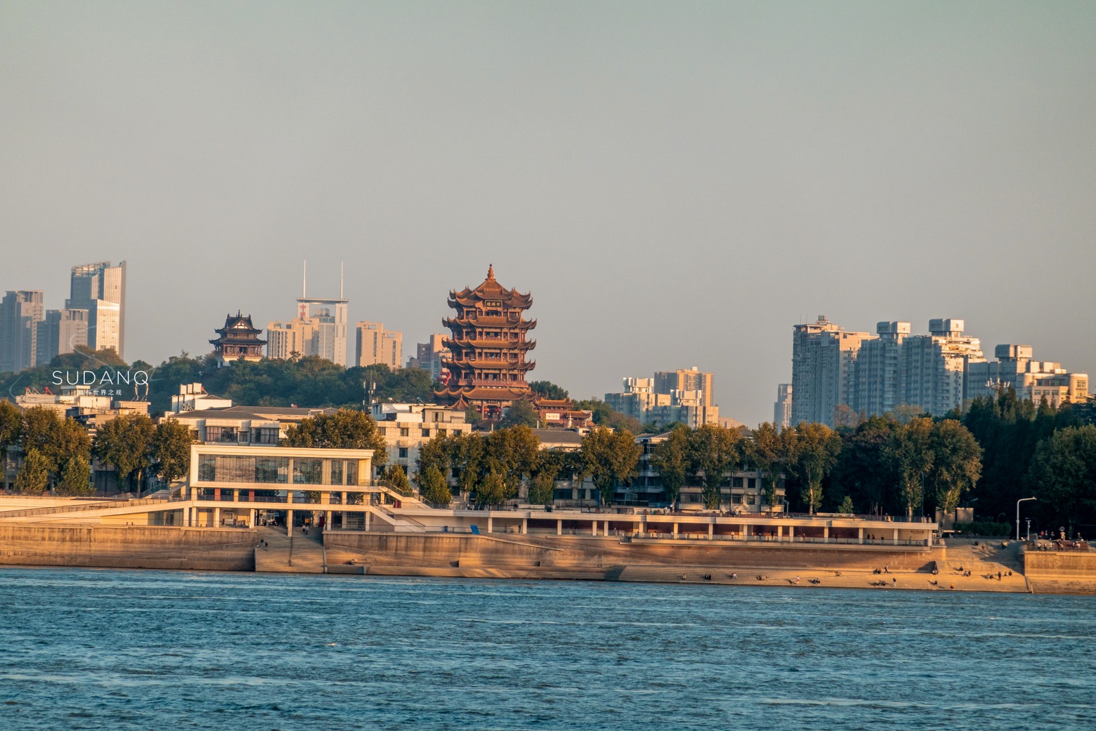 武汉太美了,汉江江滩景区