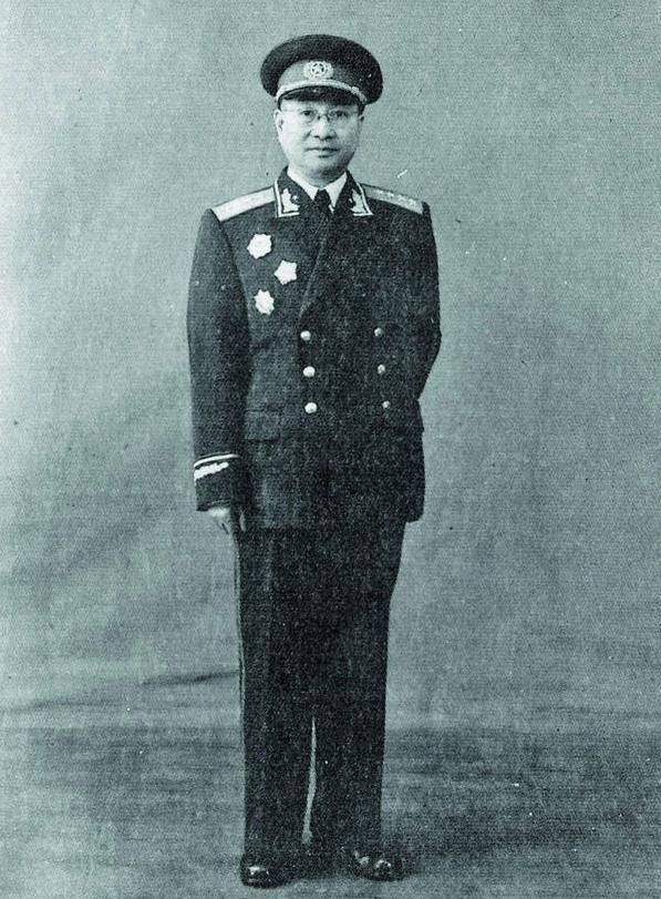 61年陈赓病逝，毛主席得知后流着泪向田家英说：他不该这么早就死