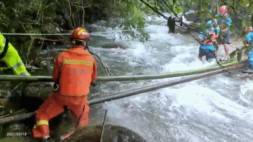户外爬山三大忌讳,户外有风险爬山需谨慎量力而行