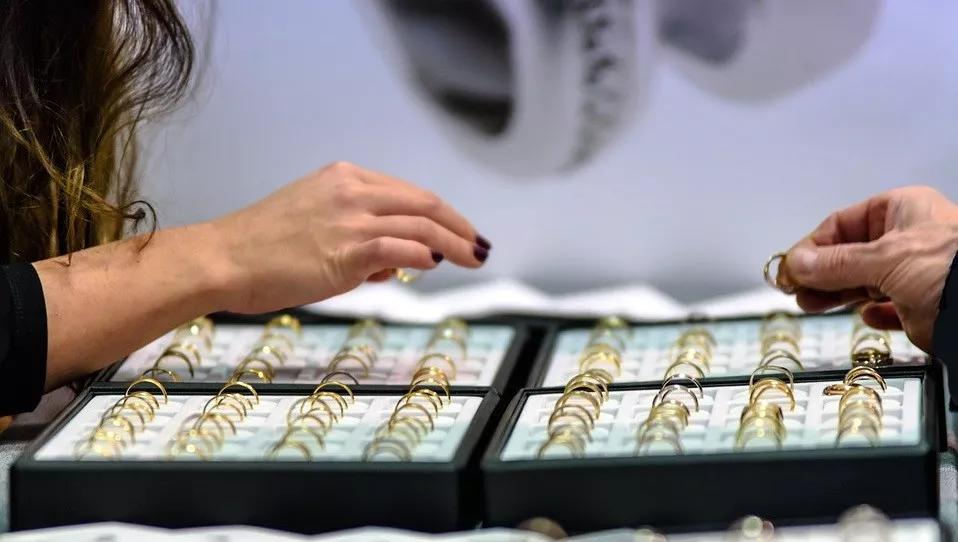 想开一个普通珠宝店需要多少本钱,开一家珠宝店要多少钱