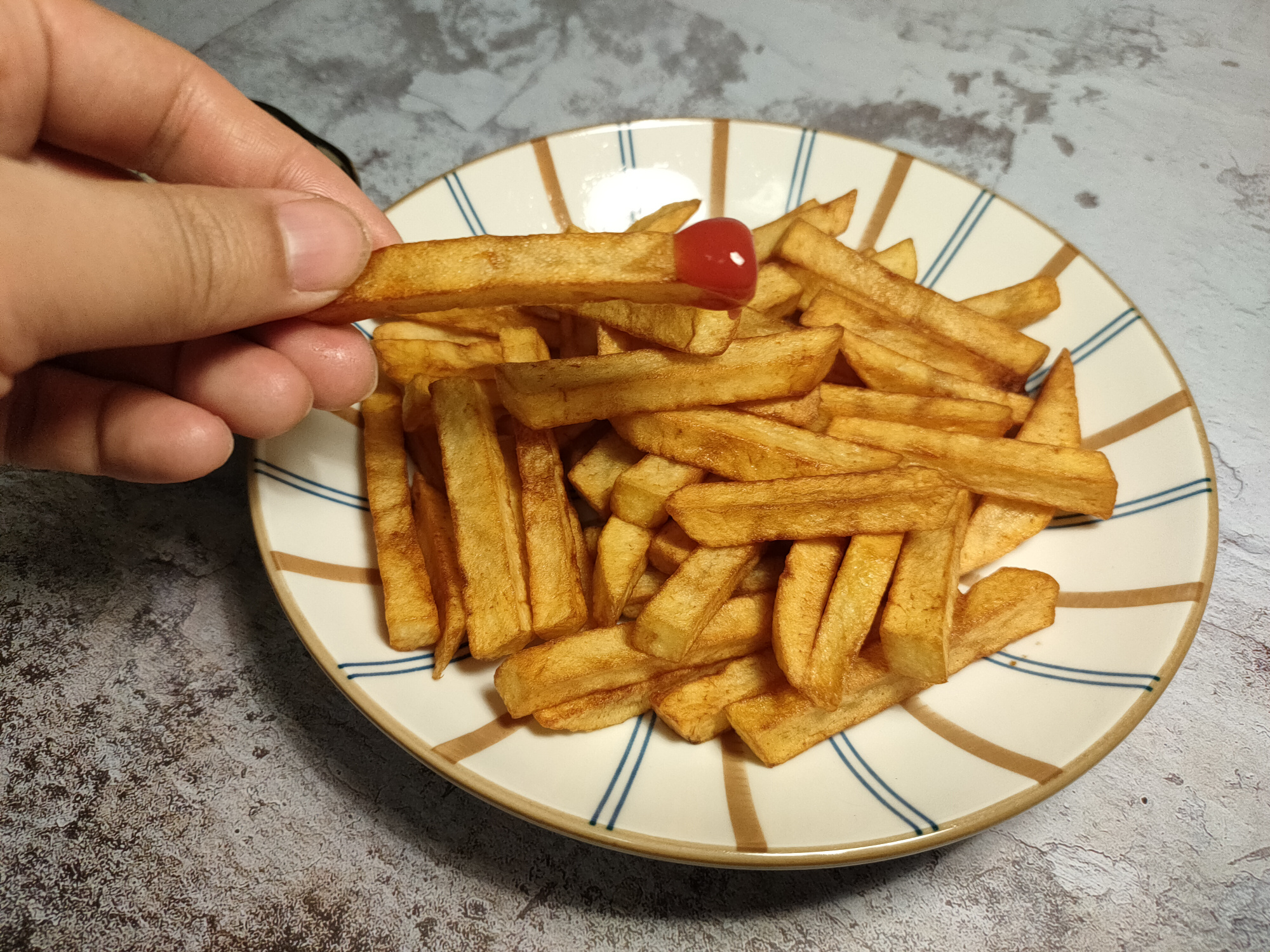 炸薯条需要先冷冻再焯水吗,炸薯条之前需要焯水吗