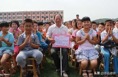 好的学校抓学习不好的学校抓纪律,好的学校抓学习差的学校抓纪律