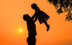 父亲写的散文诗催泪翻唱,父亲写的散文诗催泪视频原唱