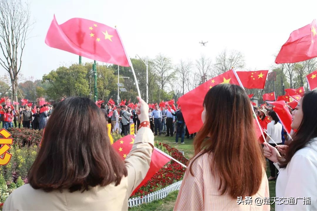一条绿道一次快闪百位记者,东湖绿道大学生快闪