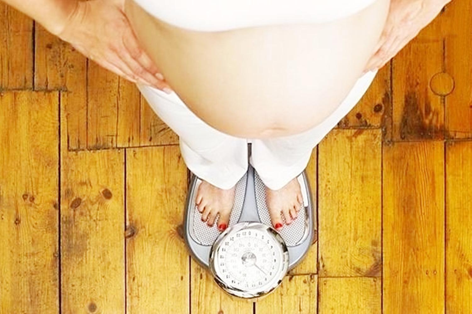 刚怀孕吃什么胎儿发育好,怀孕营养过剩胎儿发育快