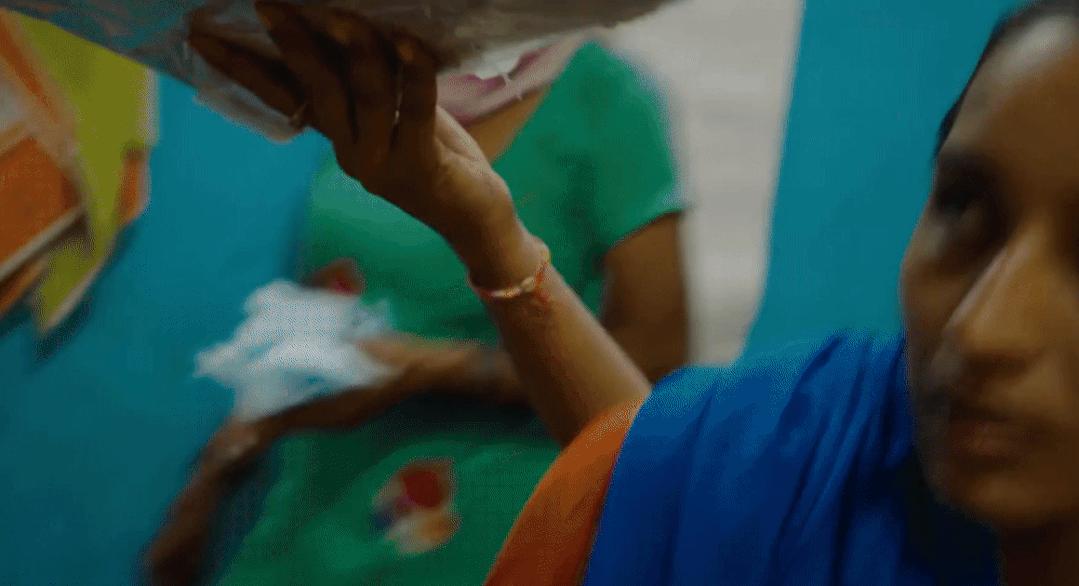 奥斯卡最佳短片记录印度女人争取卫生巾自由,卫生巾是怎么做成的