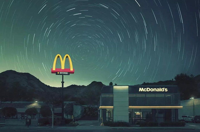 麦当劳的创意海报是什么,麦当劳星空海报又火了