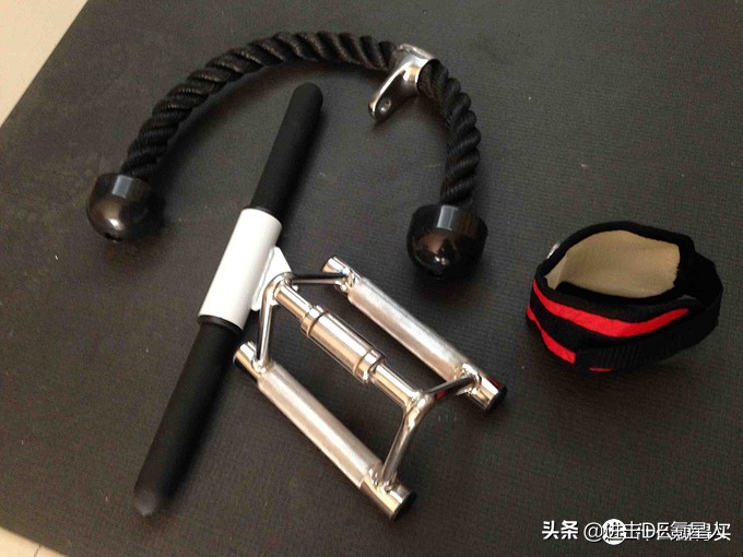 家庭最合适的健身设备,新手健身入门基础6大动作家庭版