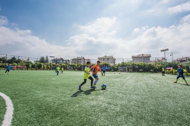 孩子踢足球算体育加分吗,孩子学踢足球有多厉害
