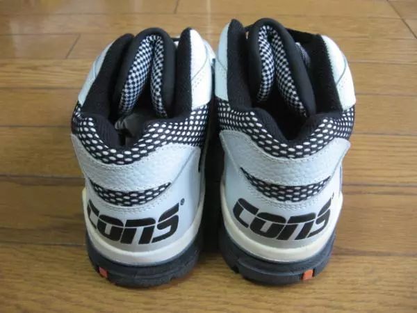 CONVERSENBA队徽鞋，中国鞋迷的篮球鞋启蒙圣物