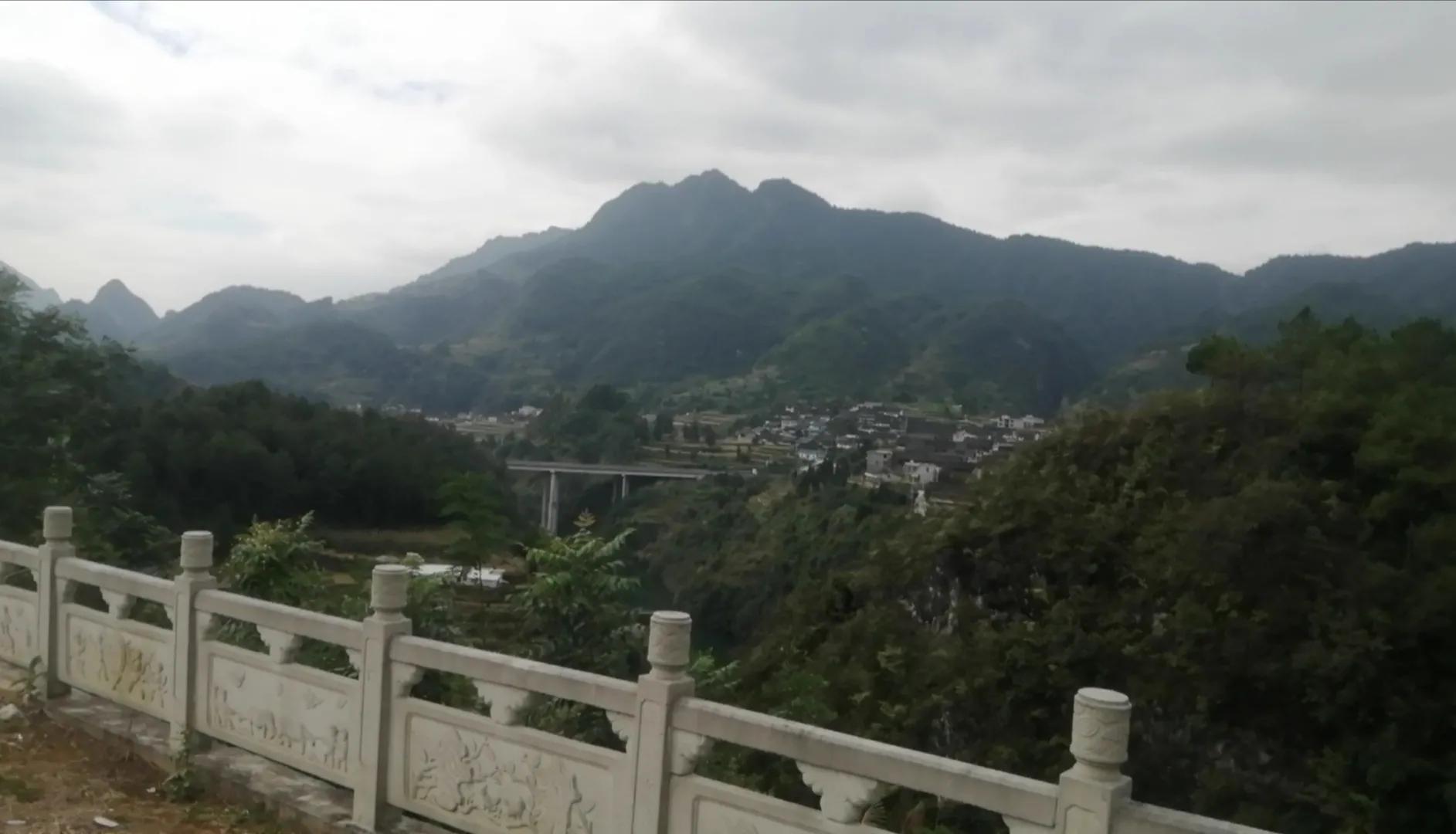 丹寨县万达小镇特色,丹寨万达小镇国家休闲街区