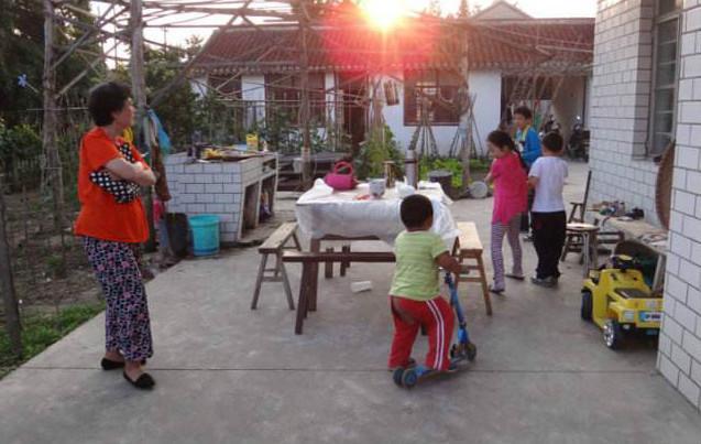 农民不想外出打工可以在家做什么,不想外出打工的农民有这三个出路