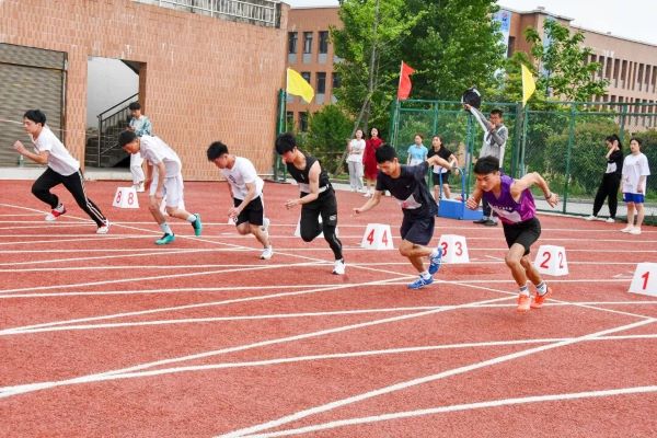 运动会圆满结束运动不止步,运动会闭幕但人生不落幕