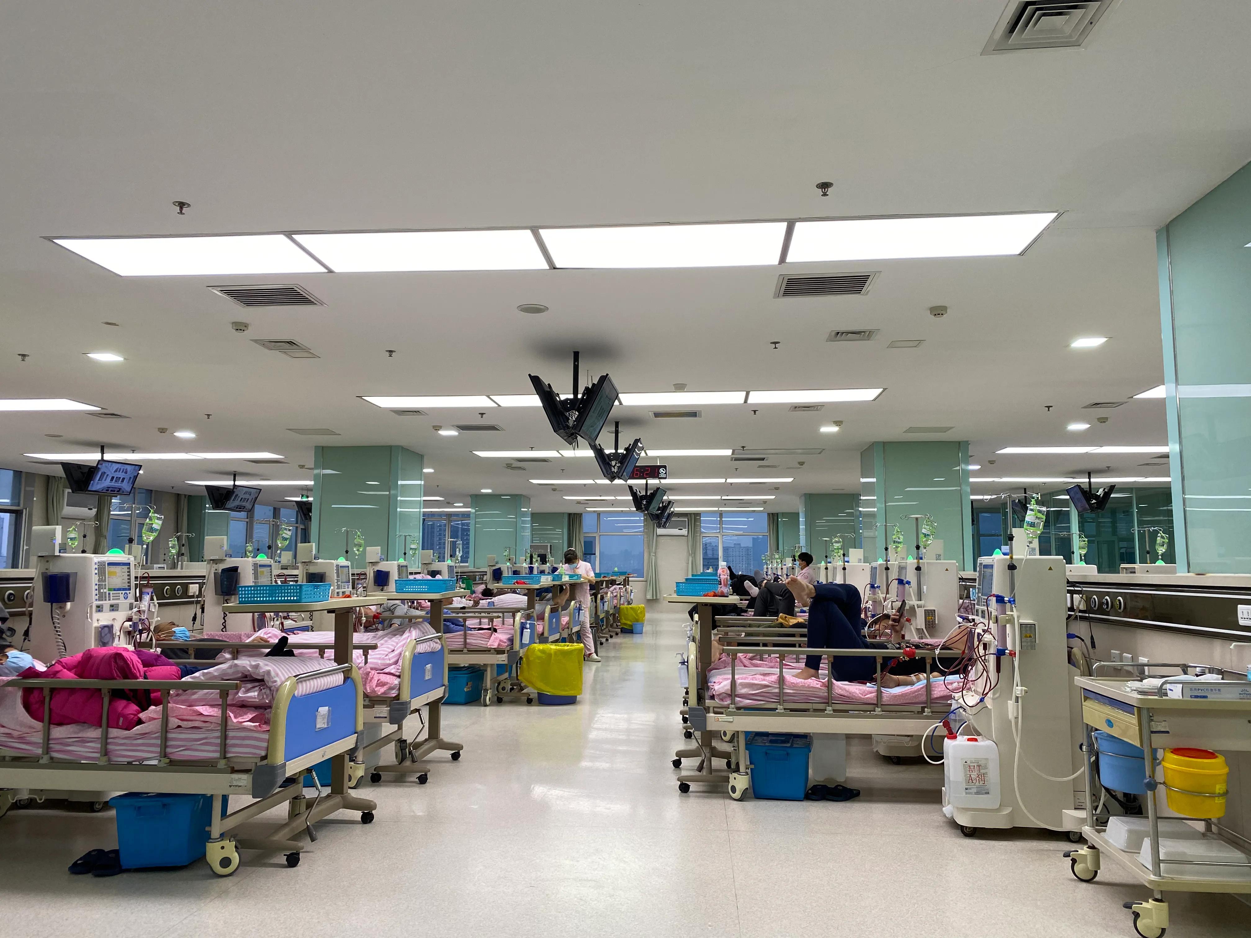 尿毒症透析每天吃多少水分,尿毒症透析水分在多少公斤之内