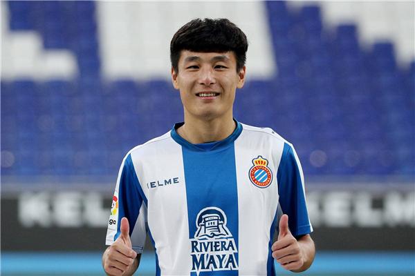 武磊2球1助独领风骚,武磊留洋进球全过程集锦