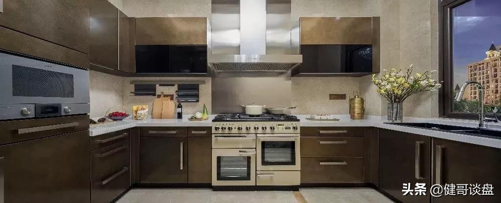 豪宅中的宾利，郎朗与大S等社会名流的选择——上海浦东星河湾