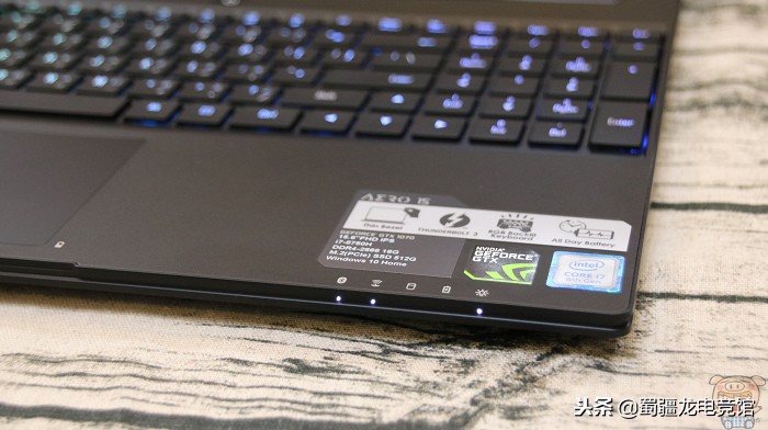 技嘉aero15xv8详细评测,技嘉游戏本aorus15x