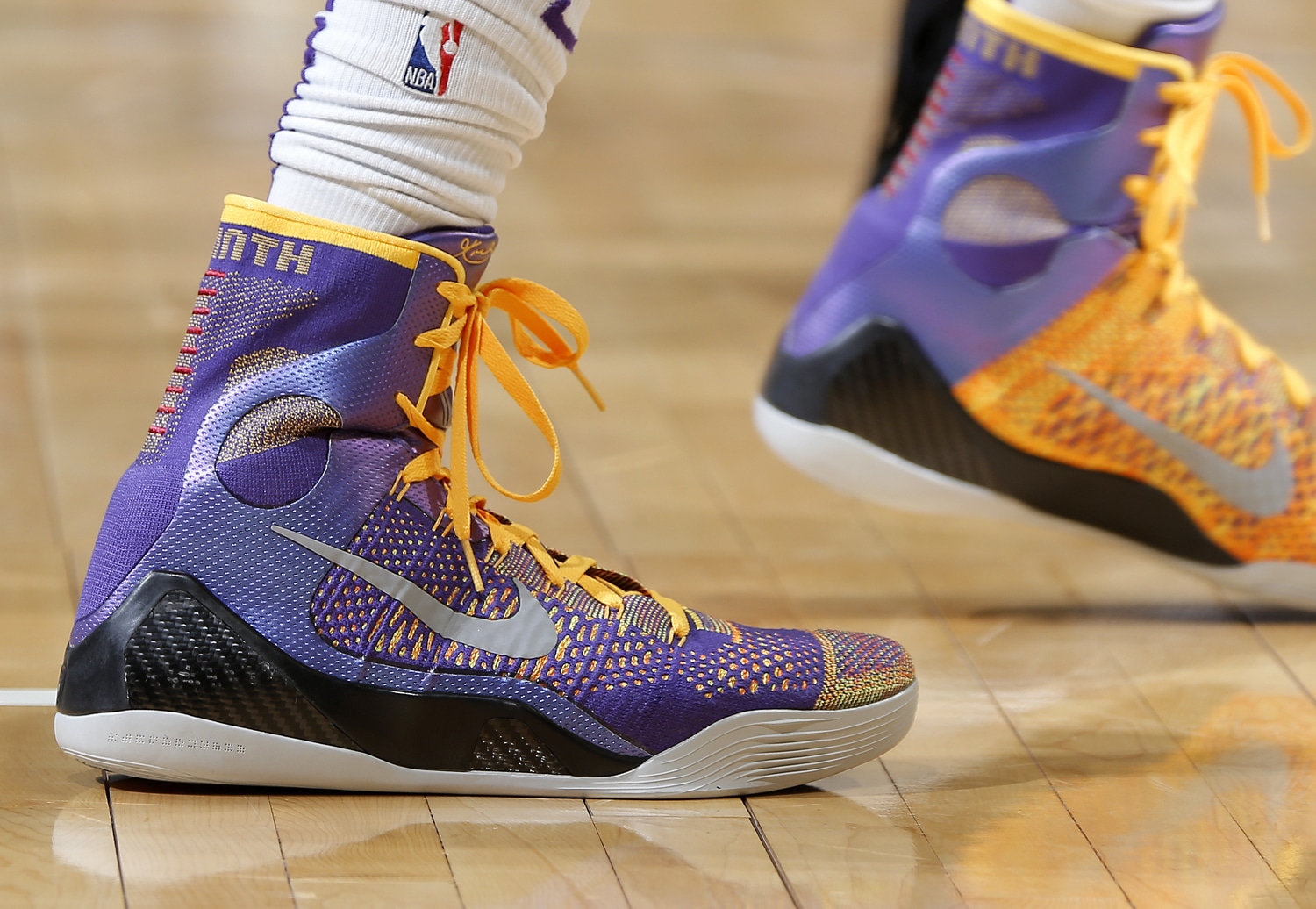NBA赛场最近三天篮球鞋精选集：鞋头们的赛季鞋王之争越发激烈