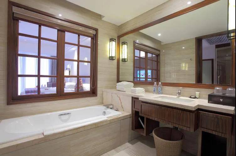 清远宝晶宫天鹅湖温泉酒店,清远顶级豪华酒店