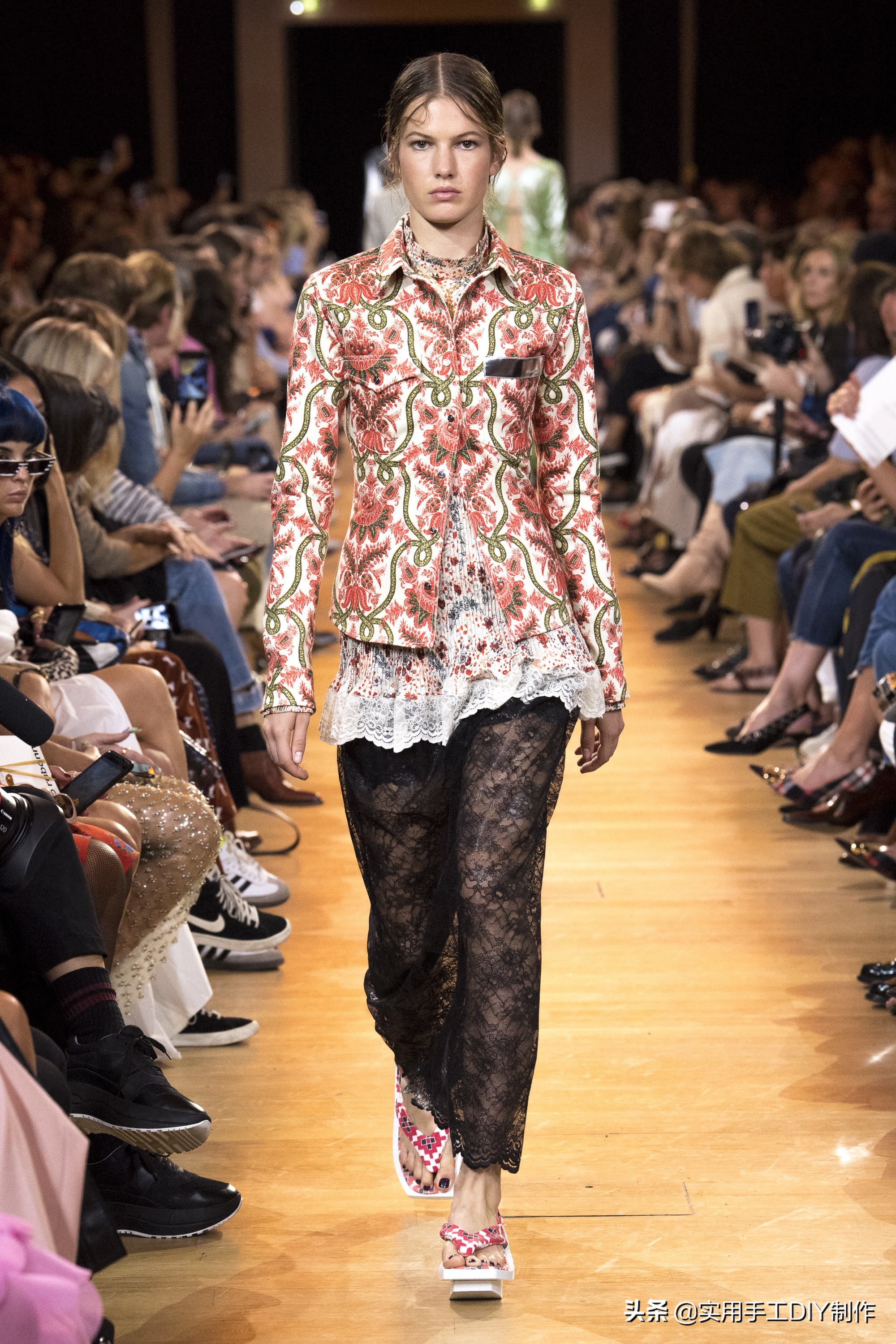 时装周pacorabanne系列2020,pacorabanne2021春夏系列金属长裙