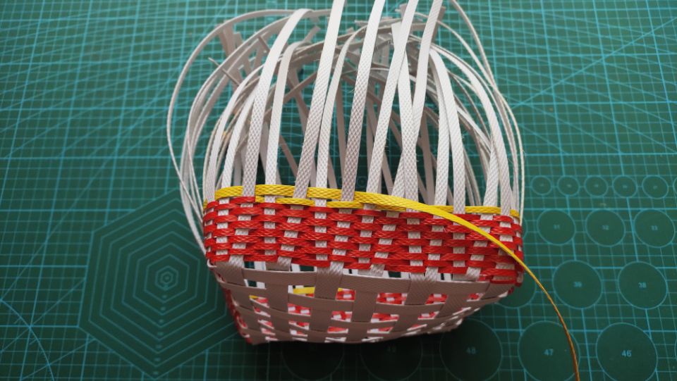 编篮子塑钢打包带,最简单的打包带编篮子教程