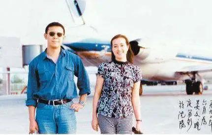 刘晓庆为他离婚，掏空家产只为他的导演梦，为何姜文最终娶了周韵