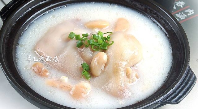 蹄花怎么炖出乳白色的汤,蹄花汤太腻怎么办