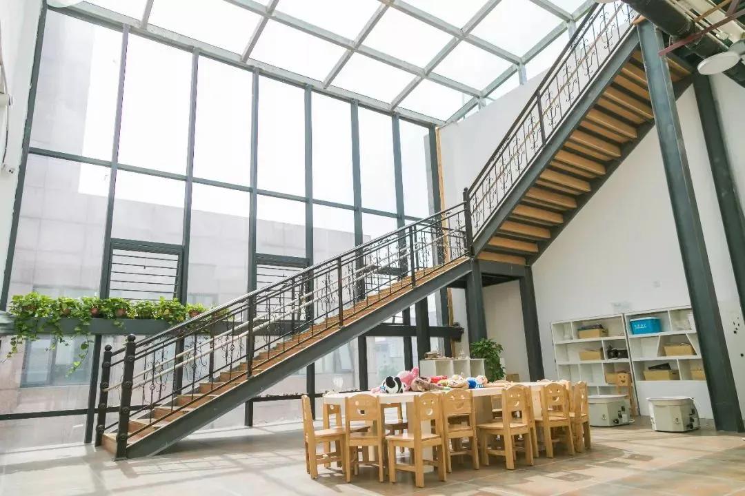 不好好上课，带着孩子到处跑，汇爱德幼稚园为何被央视导演相中？