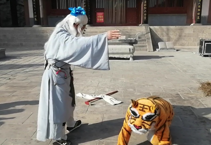 海拔500多米高山,500多米高山出现罕见一幕