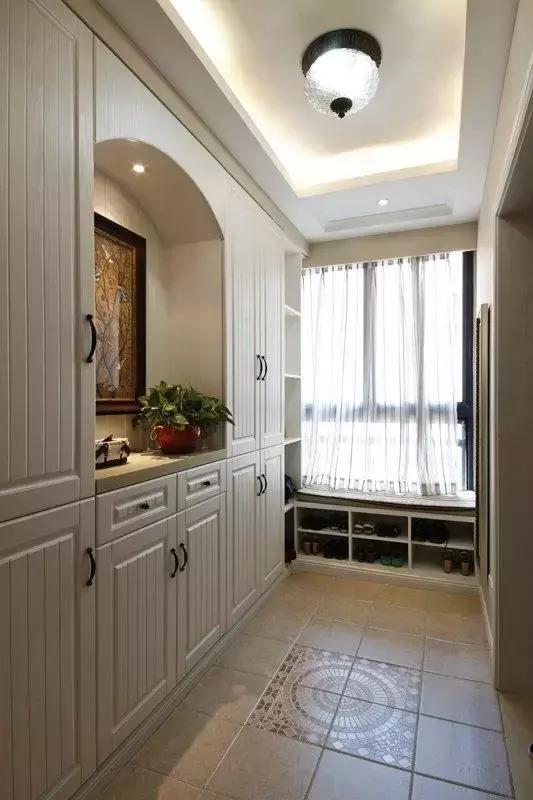 媳妇亲自装新房,玄关的衣帽间真实用,父母送的美式家具真尴尬