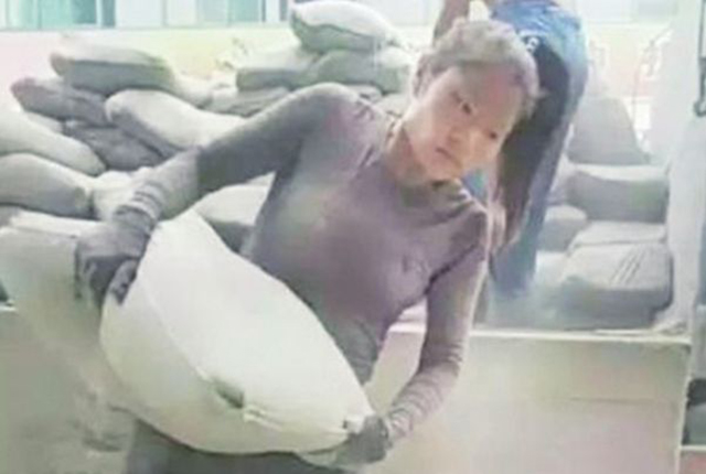 卖惨水泥妹现状,曾经靠卖惨红遍全网的水泥妹