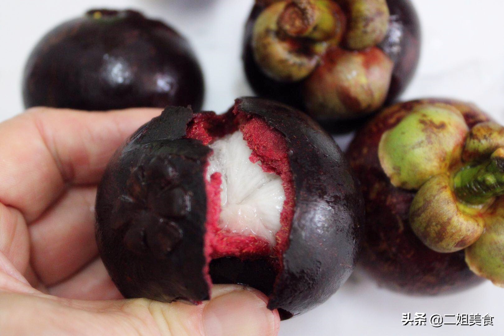 山竹怎么样才能剥下皮,怎么剥山竹不脏手