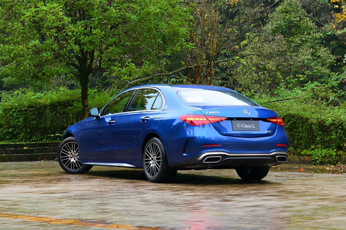 沃尔沃s60和奔驰c哪个值得入手,沃尔沃s60对比奔驰c驾驶感受