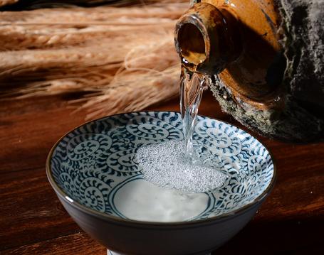 什么白酒最容易上头,什么白酒喝着淡却很上头