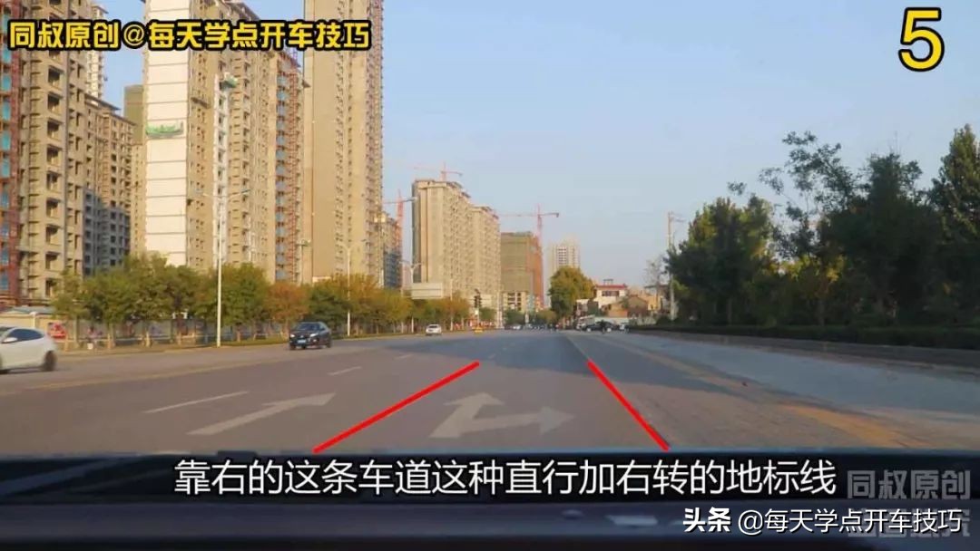 丁字路口直行为黄灯怎样通过,十字路口右转黄灯一直闪可以通过