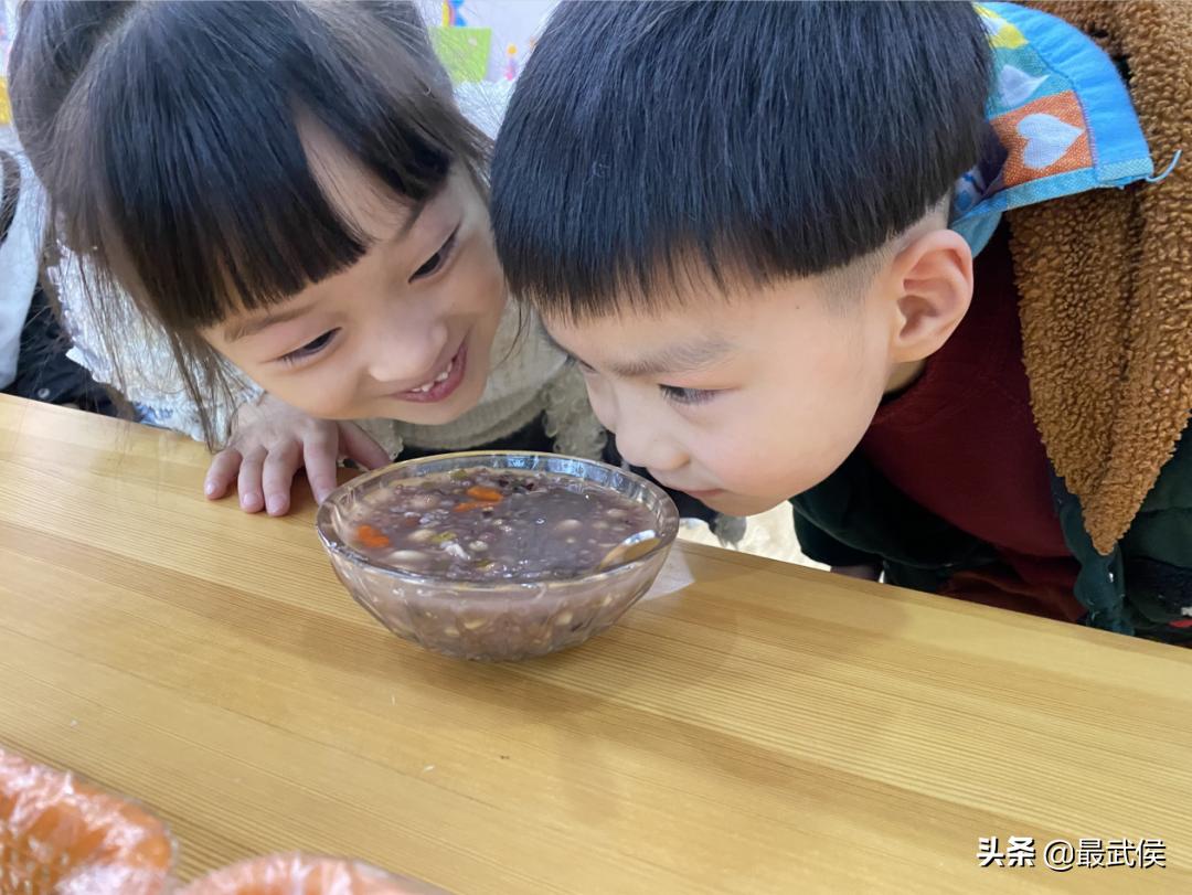 孩子开学生活步入正轨视频,开学后的校园生活