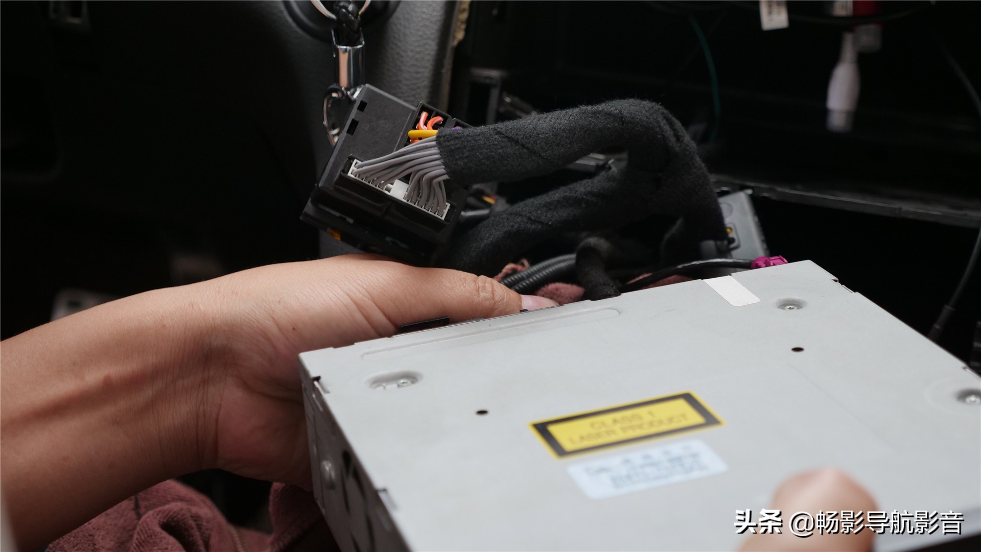 奥迪q7改内饰导航,奥迪q7改装大屏导航线束