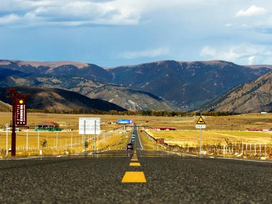 稻城亚丁一定要去的地方,去稻城亚丁感受身体与灵魂