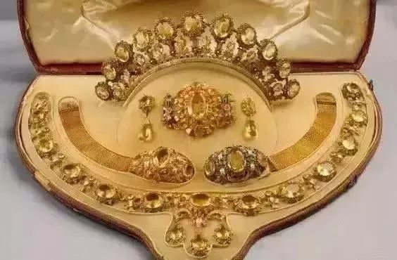 那些花着花呗买买买的女孩们，你们到底什么时候才能理性