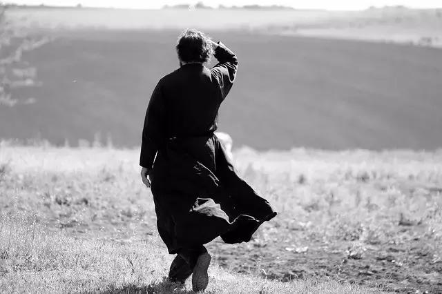 怎样合理的把一把梳子卖给和尚,把梳子卖给和尚的最优方法