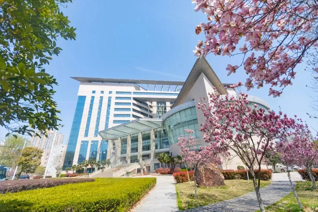 来,让我告诉你:为什么要上湖北大学?