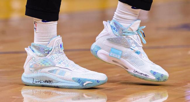 虚荣OR求实？KT7代配置拉满，CJ1代力求高端，安踏和李宁你爱谁？