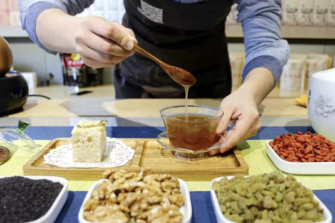 西安巷子里的糕点铺，背后藏着盛唐记忆，日产4000公斤不够卖