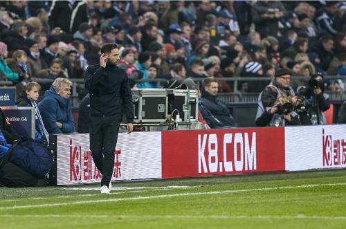 沙尔克04大将险遭拉姆塞断腿悲剧！受伤瞬间隔着屏幕都感觉到疼！