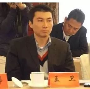 顺丰董事长王卫的管理之道,顺丰总裁王卫维护快递小哥