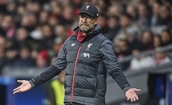 欧冠卫冕冠军首轮出局，锋线终结能力成为隐患，克氏红军弱点明显