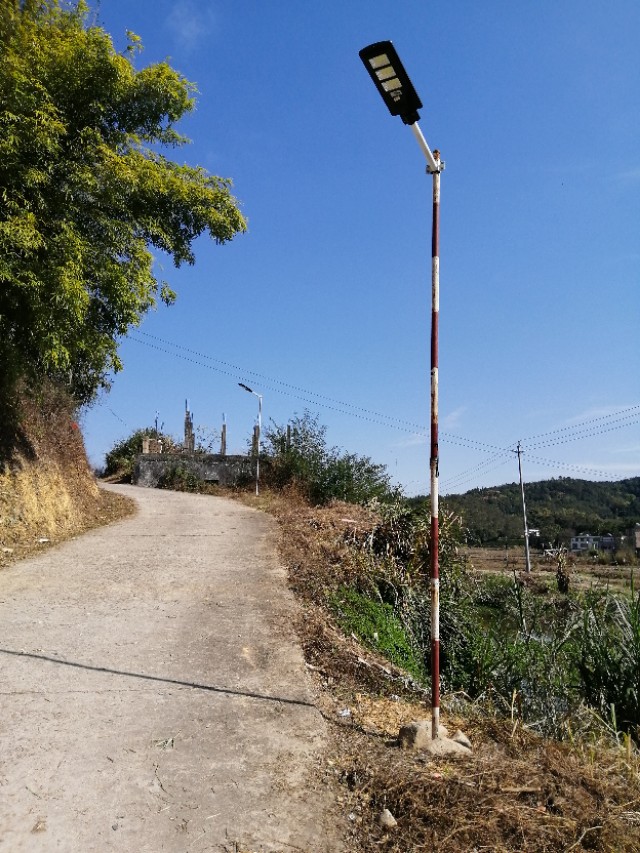 太阳能人体感应灯户外防水路灯,太阳能庭院户外照明人体感应路灯