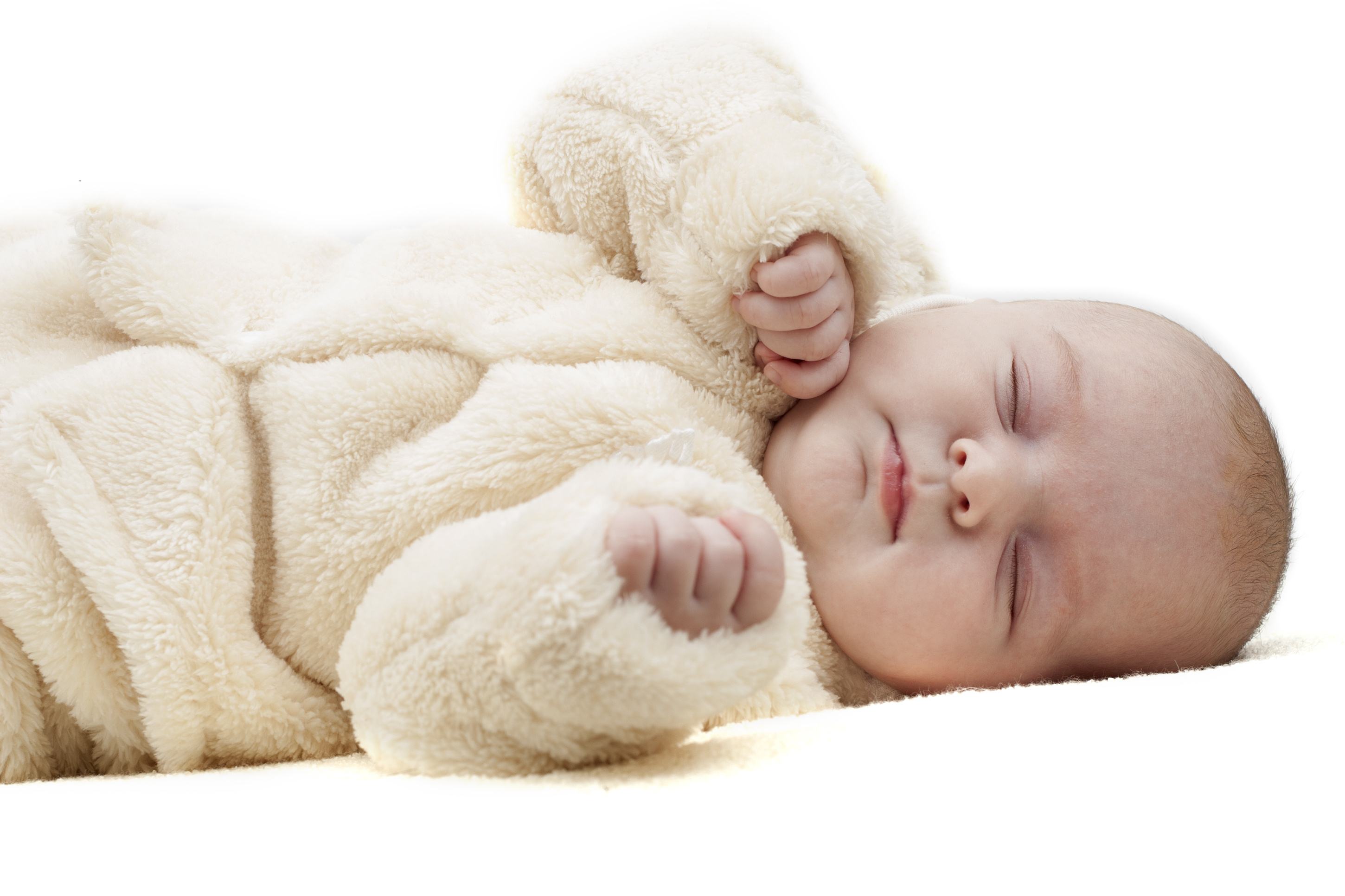 宝宝晚上不睡白天不醒怎么回事,婴儿白天叫不醒晚上哄不睡怎么办